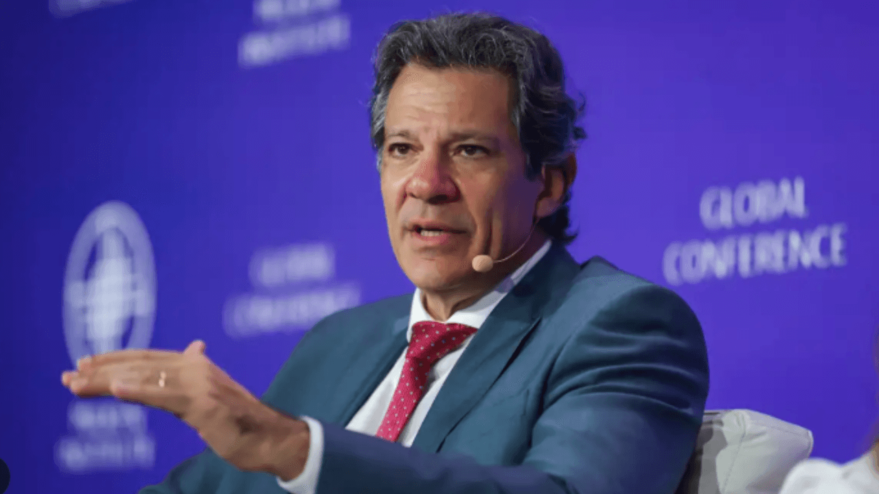 Haddad diz que Tarcísio também cobra taxa das blusinhas 