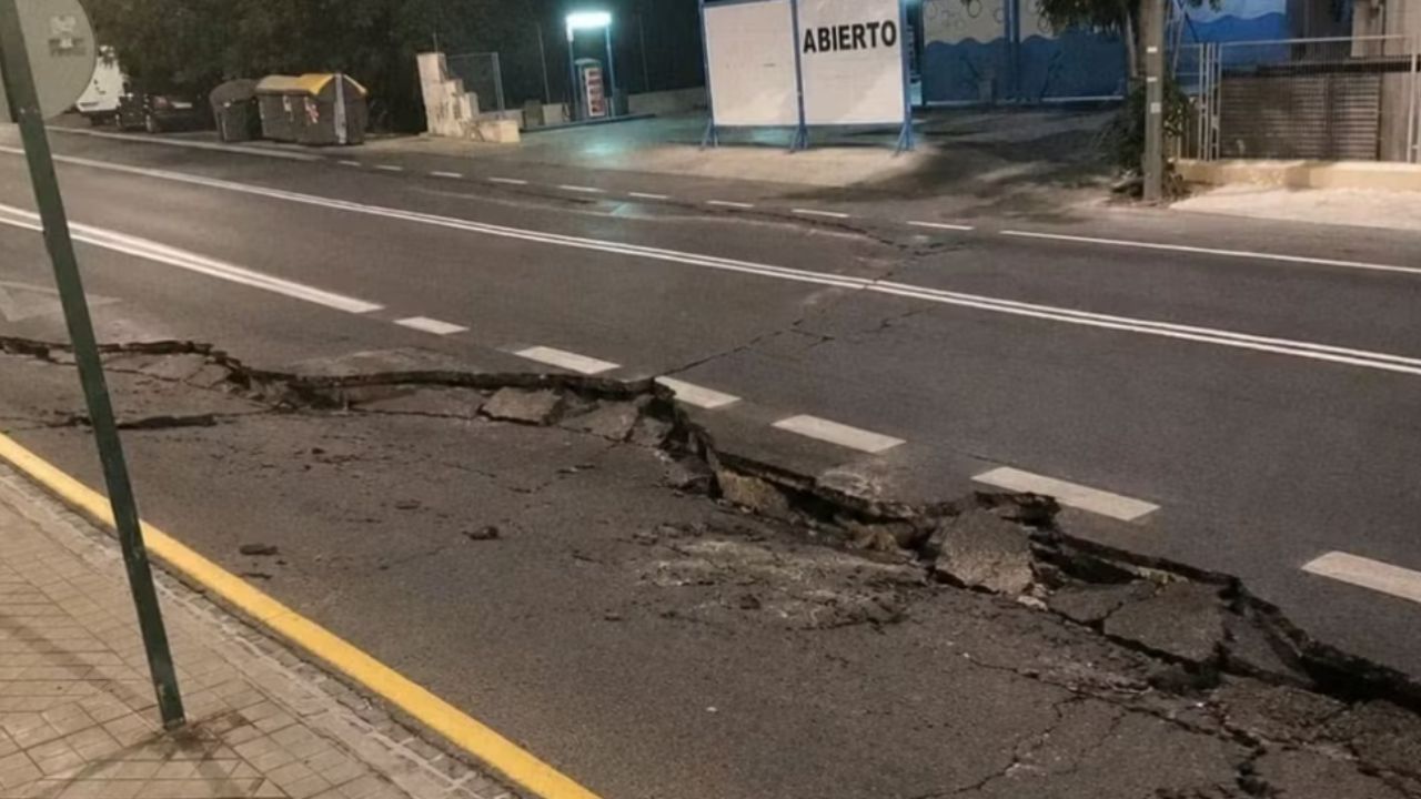 Terremoto destrói ruas e carros em Granada, na Espanha | Reprodução/redes sociais