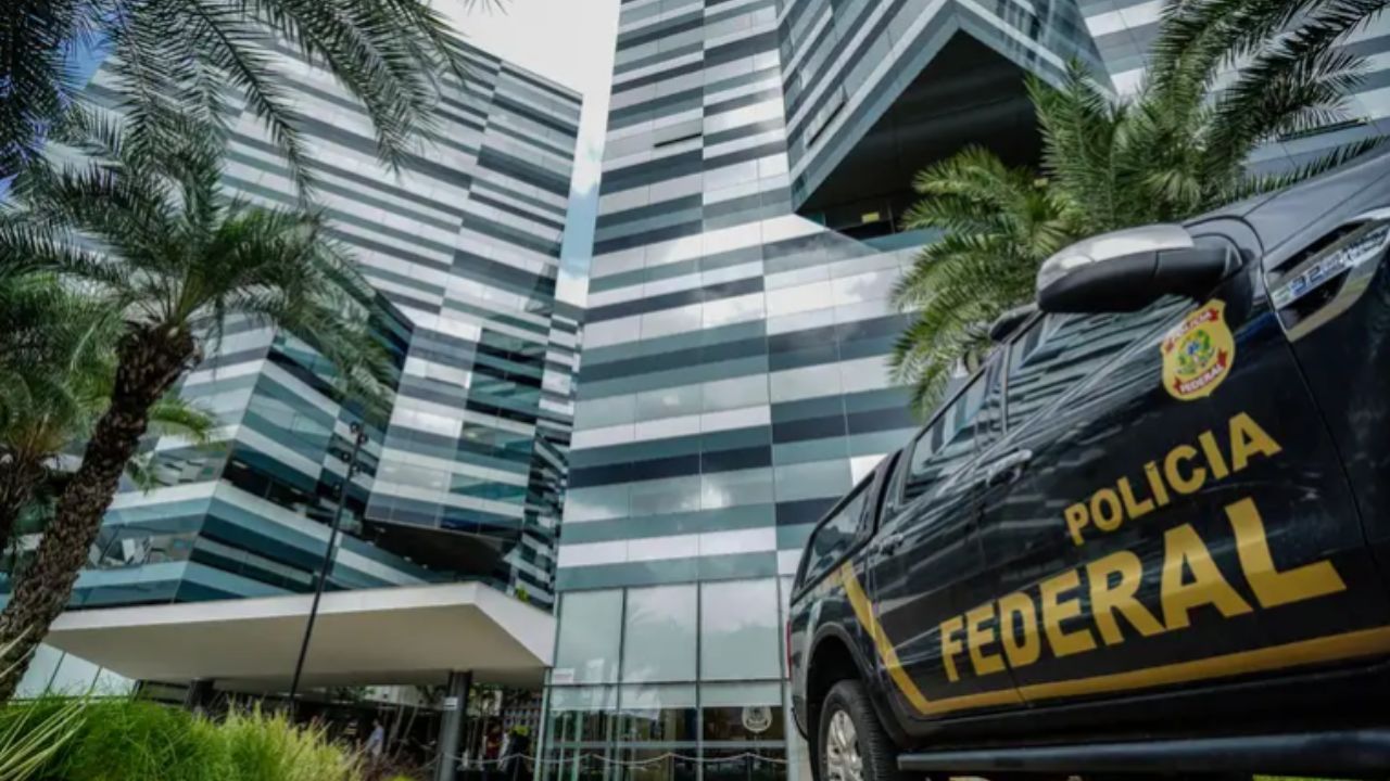 Rivais de Wagner na Bahia silenciam sobre operação da PF Rivais de Wagner na Bahia silenciam sobre operação da PF