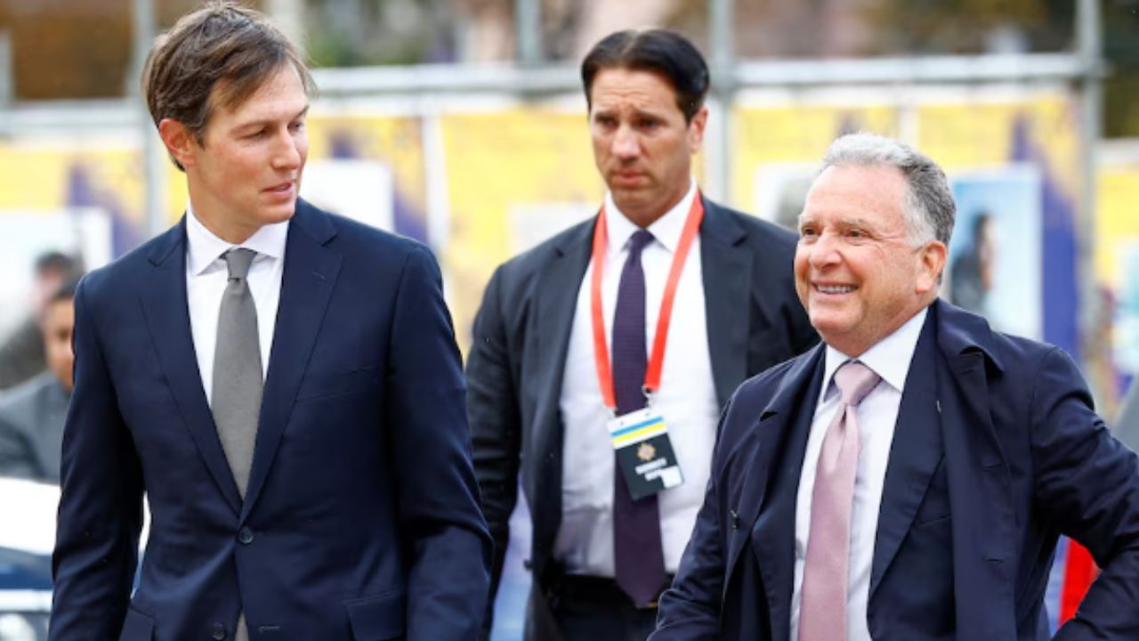Jared Kushner, genro de Trump, e o enviado especial dos EUA, Steve Witkoff, chegam para reunião com Volodymyr Zelensky | Reuters