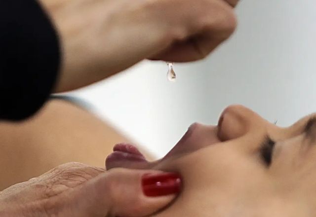 Vacina em gotinhas é substituída por versão injetável a partir desta segunda-feira (4) | Divulgação/Marcelo Camargo/Agência Brasil