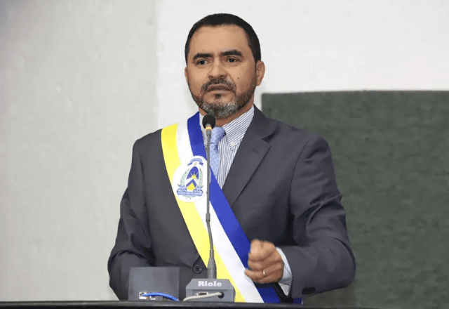 Governador do Tocantins, Wanderlei Barbosa (Republicanos), em posse na Assembleia Legislativa | Distribuição/Antonio Gonçalves/Governo do Tocantins