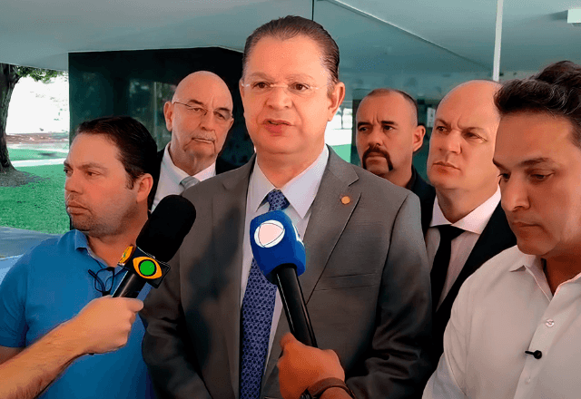 Sóstenes Cavalcante (PL-RJ), em entrevista coletiva nesta terça-feira (29) | Reprodução