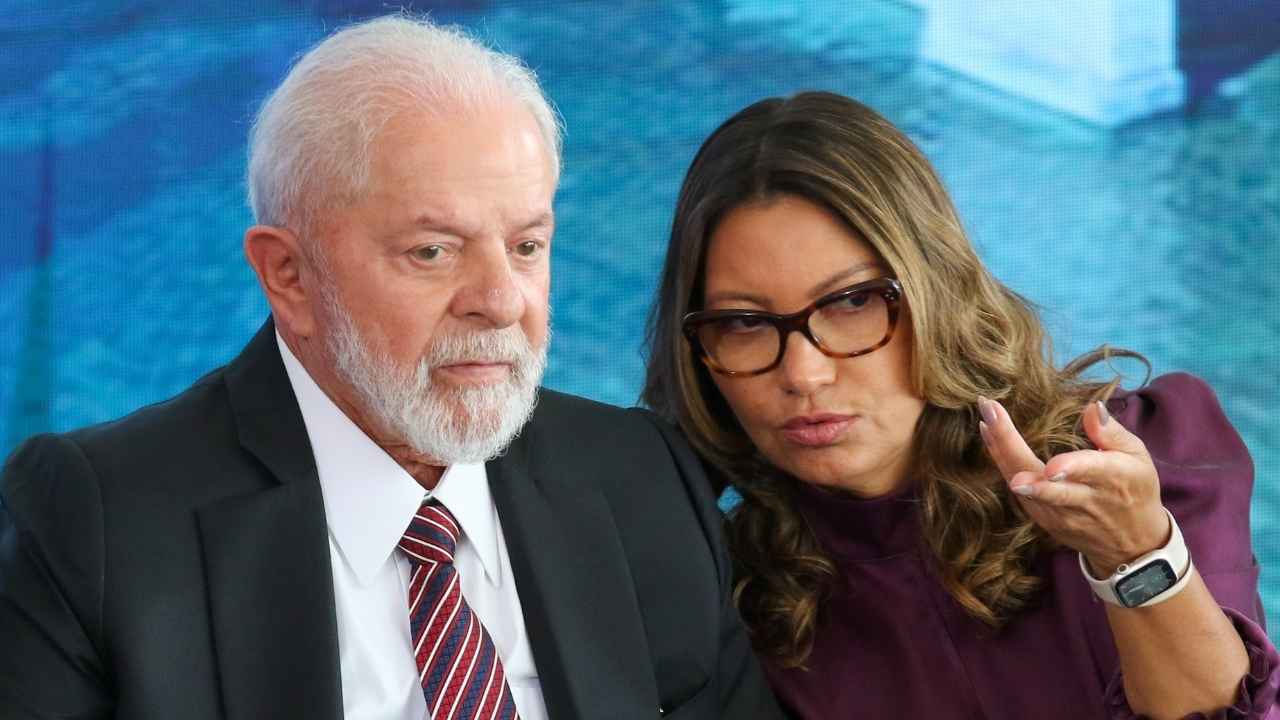 TSE manda remover posts de Lula, Janja e aliados