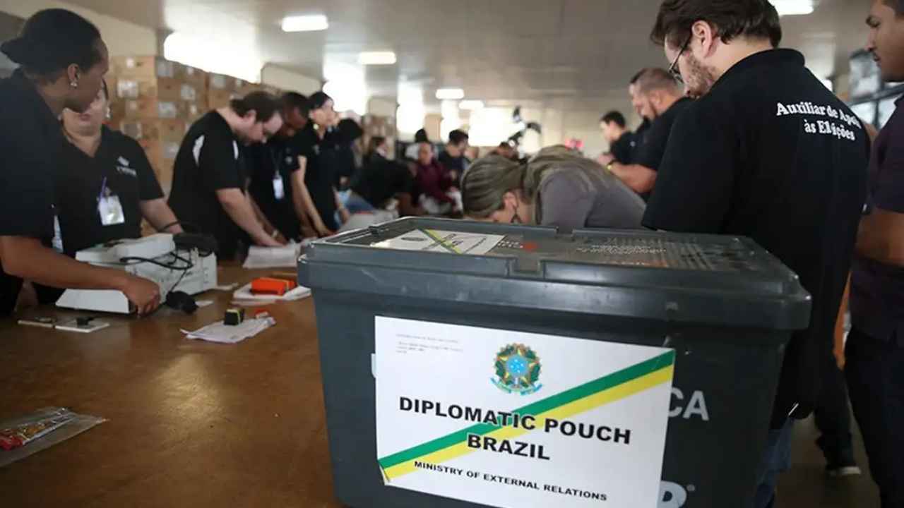 Quase 919 mil brasileiros estão aptos a votar fora do país | Distribuição/José Cruz/Agência Brasil
