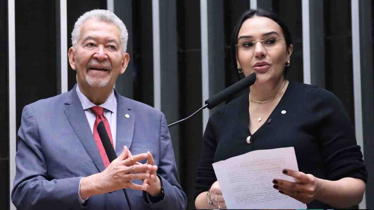 Imagem da notícia: Câmara decreta perda dos mandatos de Paulão e Dayany Imagem da notícia: Câmara decreta perda dos mandatos de Paulão e Dayany