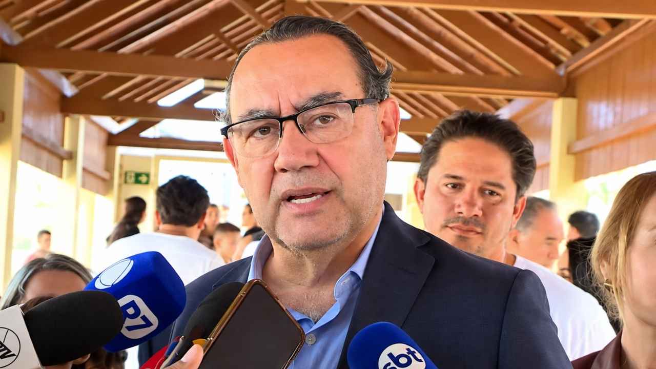 Cury diz que democracia está 'asfixiada' e critica STF Cury diz que democracia está 'asfixiada' e critica STF