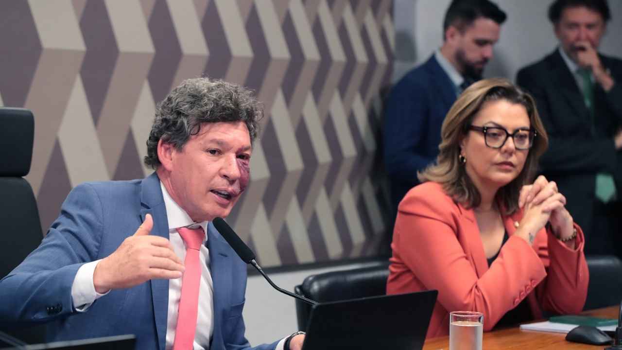 Comissão deve votar ‘taxa das blusinhas’ na segunda (31)