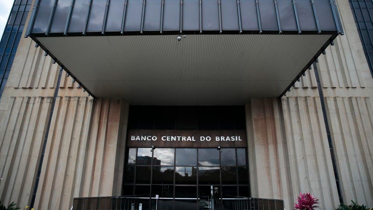 Imagem da notícia: Mercado aumenta expectativa e projeta Selic em 14% em 2026 Imagem da notícia: Mercado aumenta expectativa e projeta Selic em 14% em 2026