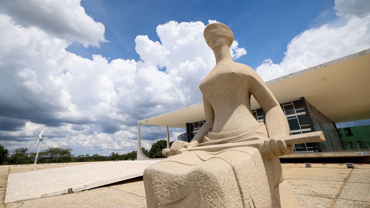 DF reforça segurança para sessão do STF nesta terça (15) DF reforça segurança para sessão do STF nesta terça (15)