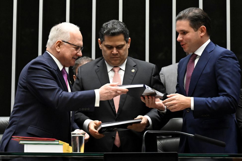 Fachin, Alcolumbre e Motta na sessão de abertura da 57ª Legislatura | Divulgação/Carlos Moura/Agência Senado