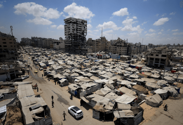 Palestinos em abrigo na Cidade de Gaza, na Faixa de Gaza | Foto: reprodução/Reuters 
