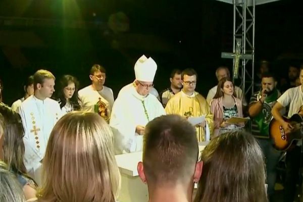 Familiares e torcedores prestam homenagem à Chapecoense