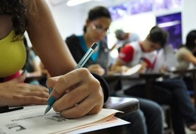 Famílias mais ricas ainda tem vantagem em relação aos pobres no ensino superior | Agência Brasil