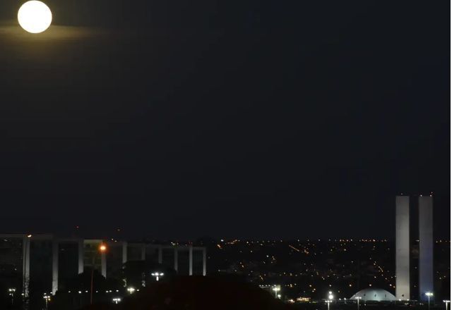 Fenômeno se relaciona com noites mais longas e dias mais curtos | Agência Brasil