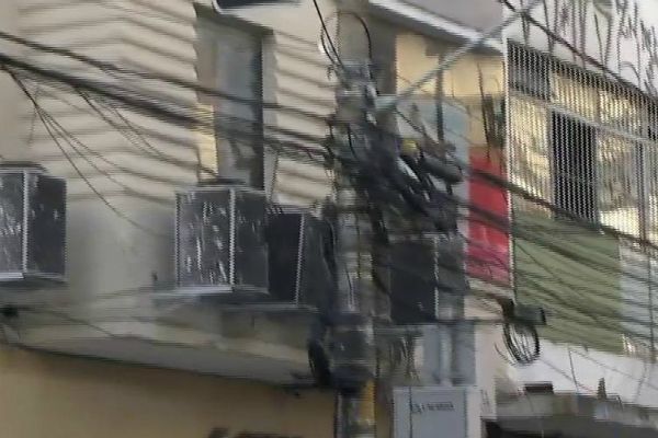 Fios e postes começam a ser eliminados em São Paulo Fios e postes começam a ser eliminados em São Paulo