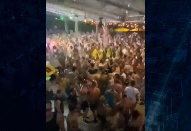 Flagra de festa clandestina em meio a pandemia de coronavírus