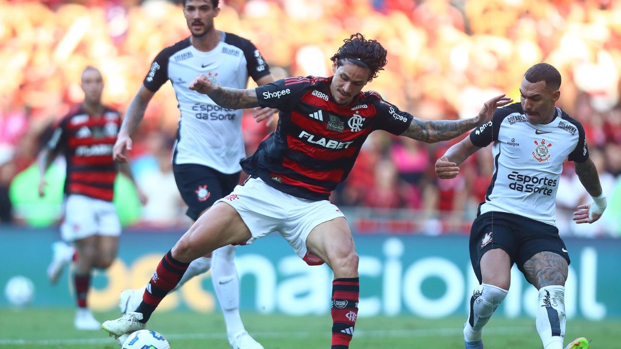 Flamengo x Corinthians pelo Brasileirão: equipes devem ir mistos visando jogo de volta da Libertadores | Fotos: Gilvan de Souza/Flamengo 