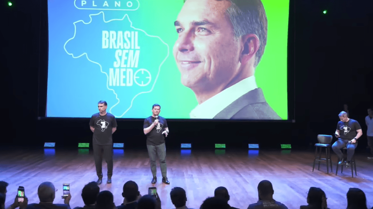Flávio Bolsonaro, Moro e Derrite em lançamento do plano Brasil Sem Medo, apresentado na Faria Lima | Reprodução/YouTube
