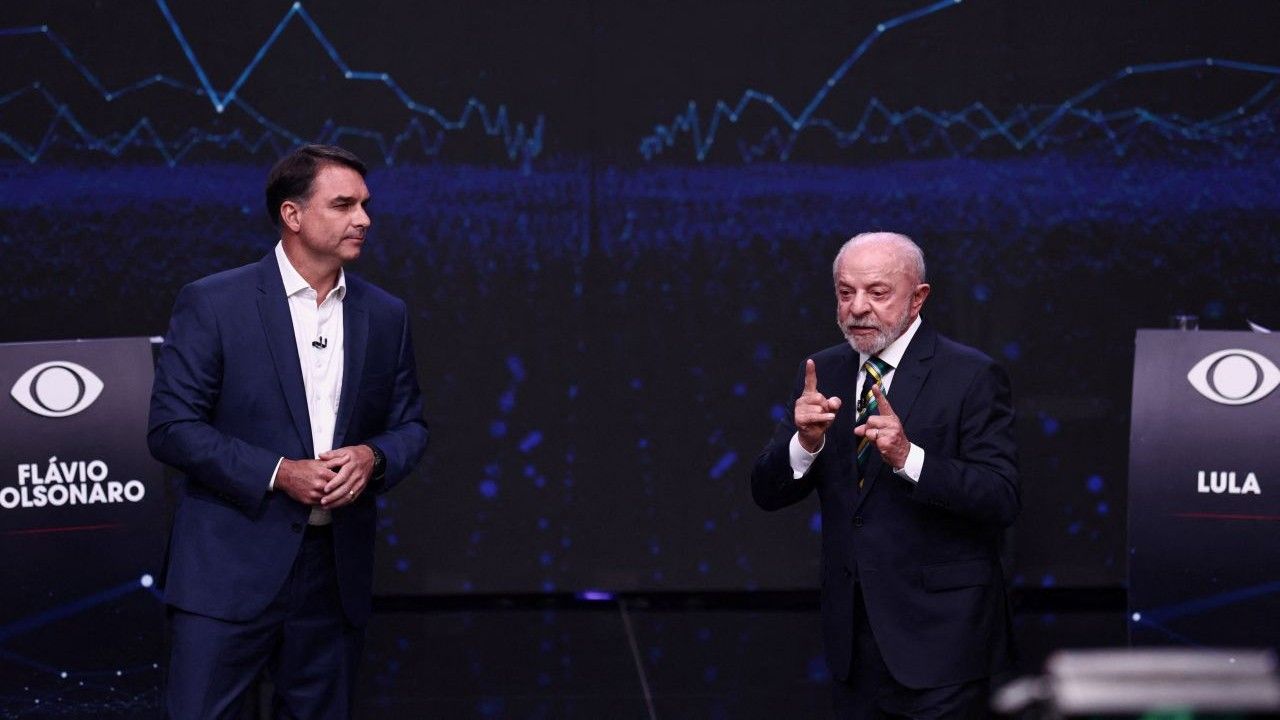 Quaest: Flávio Bolsonaro tem 45% e Lula, 44%, no 2º turno