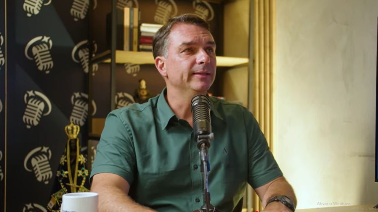 Nossa Senhora: Flávio compara caso a facada no pai em 2018