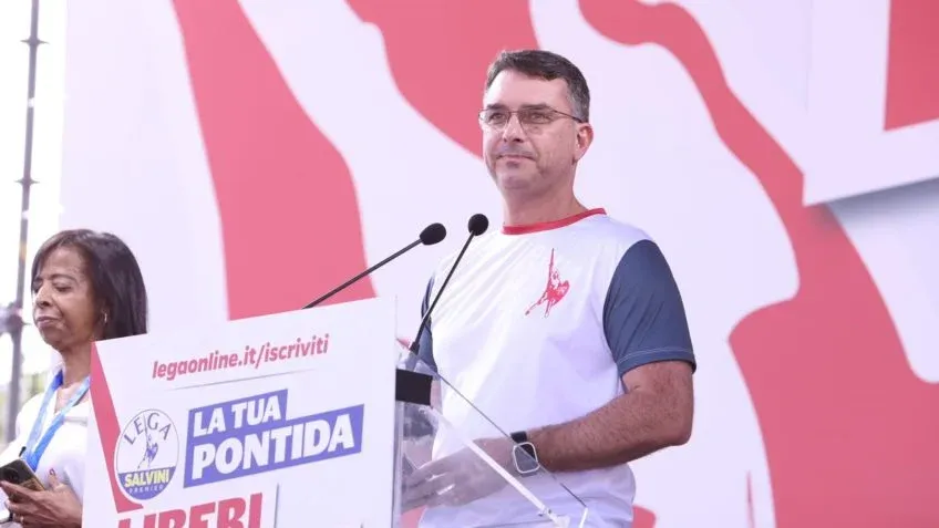 Na Itália, Flávio Bolsonaro pede que Zambelli não seja extraditada, faz críticas ao governo e ao STF