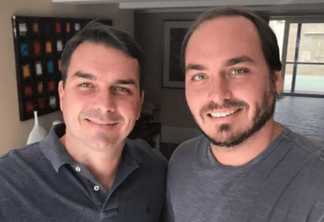Flávio e Carlos Bolsonaro | Reprodução/Redes sociais