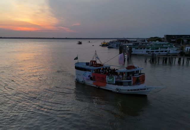 Flotilha indígena chega para cúpula climática COP30 em Belém | Foto: REUTERS/Adriano Machado