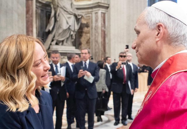 Primeira-ministra da Itália ao lado do Papa Leão XVI | Divulgação/governo da Itália