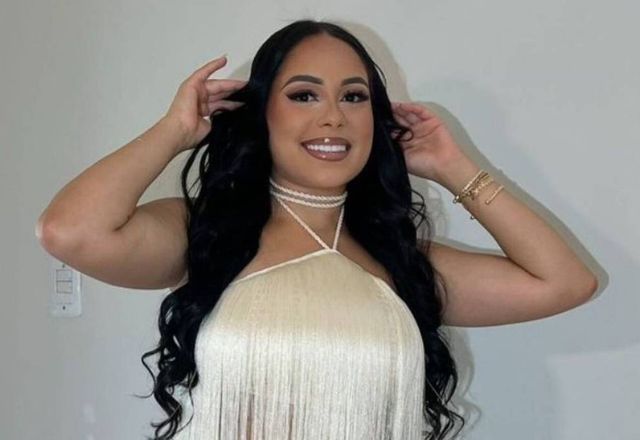 Cinthya Micaelle Soares Roliz trabalhava como manicure e cuidava da filha de cinco anos | Reprodução/redes sociais