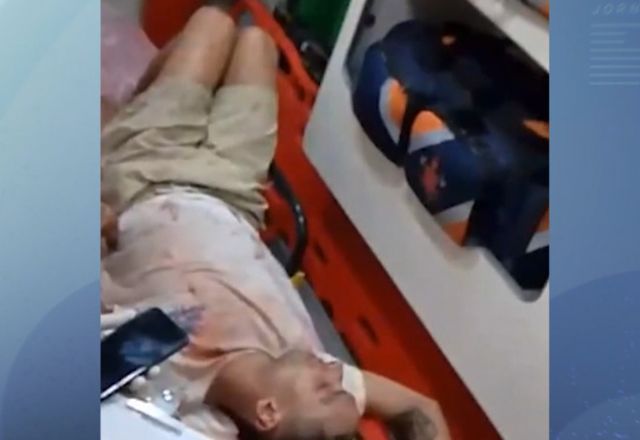 Casal denuncia homofobia após ser agredido por 8 homens em bar no DF
