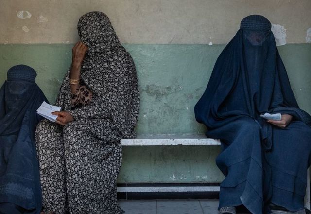 Mulheres enfrentam cada vez mais proibições no Afeganistão | ONU