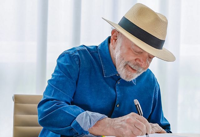 Lula sanciona com vetos projeto de renegociação de dívidas dos estados Lula sanciona com vetos projeto de renegociação de dívidas dos estados