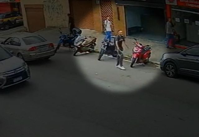 Crime foi registrado por câmeras de segurança | Reprodução