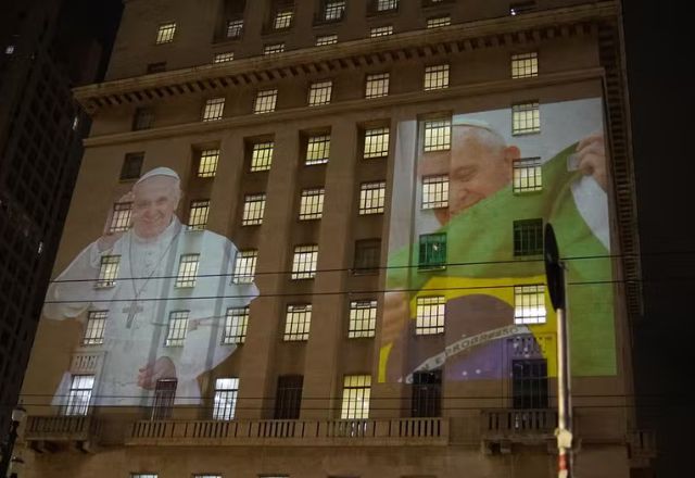 Prefeitura de SP recebe projeção em homenagem ao Papa Francisco Prefeitura de SP recebe projeção em homenagem ao Papa Francisco