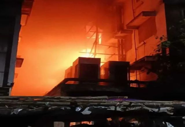 Incêndio atingiu Hotel Rituraj, em Calcutá | Reprodução