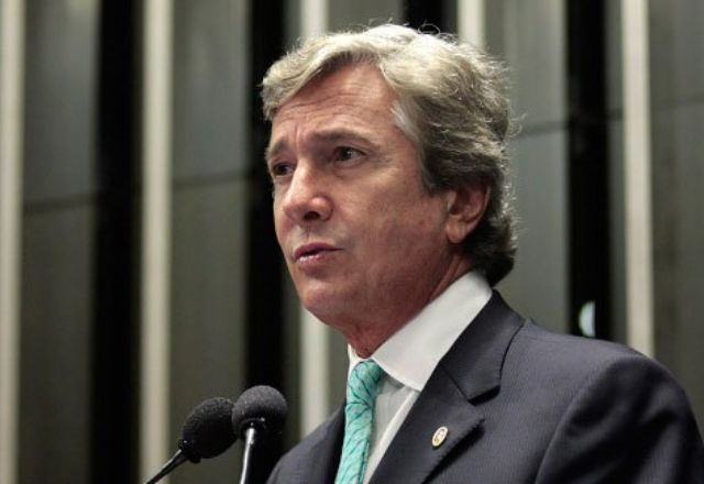 Fernando Collor cumprirá prisão domiciliar em Maceió, diz defesa