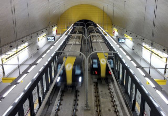 Falha na Linha 4-Amarela do Metrô de SP causa lentidão e fecha transferências em estações