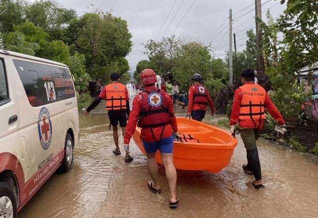 Número de mortos após passagem de tufão nas Filipinas sobe para 140
