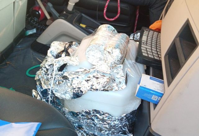 Motorista relatou que havia um artefato explosivo dentro da cabine do caminhão | Reprodução