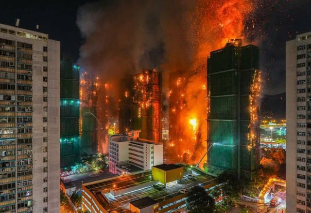 Incêndio devastou complexo residencial no distrito de Tai Po | Reprodução