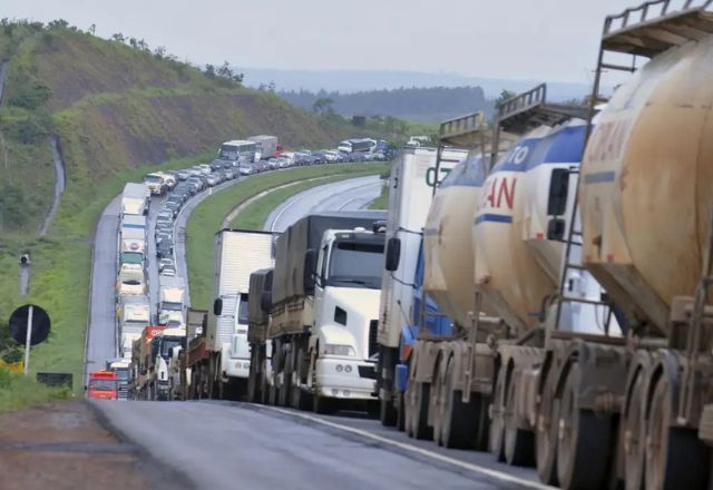 Caminhoneiros convocaram greve para esta quinta-feira (4) | Agência Brasil
