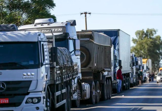 Caminhoneiros articulam greve nacional a partir de quinta-feira (19) | Agência Brasil