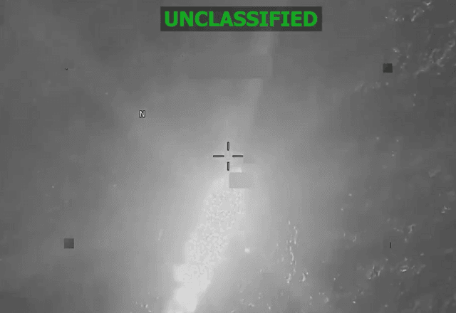 EUA atacam embarcação supostamente ligada ao narcotráfico no Caribe | Foto: Reprodução/X/@Southcom - 25.03.2026