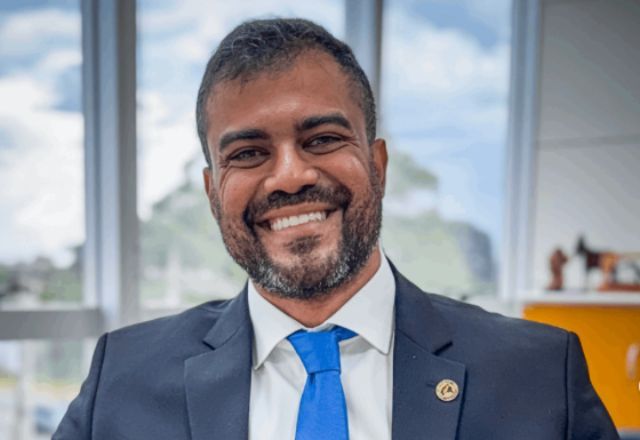 Secretário do governo é exonerado após prisão por violência doméstica Secretário do governo é exonerado após prisão por violência doméstica