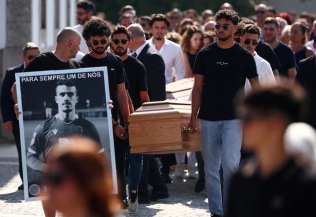 Diogo Jota e André Silva são sepultados em Portugal 