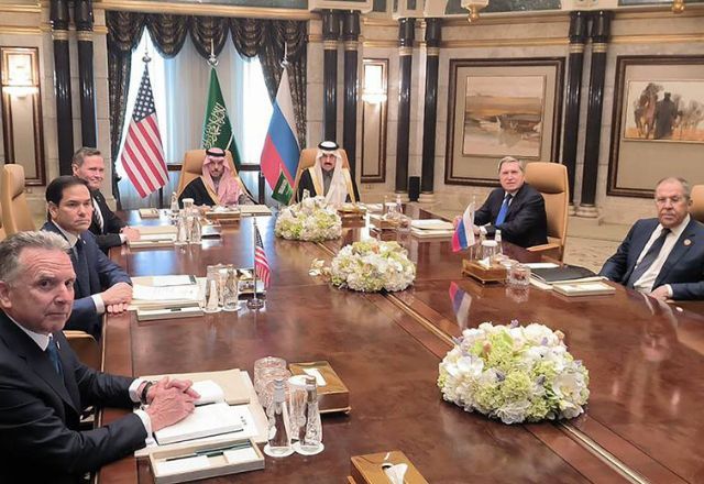 Russos e americanos se reúnem na Arábia Saudita para negociar fim da guerra na Ucrânia | Reprodução/TASS
