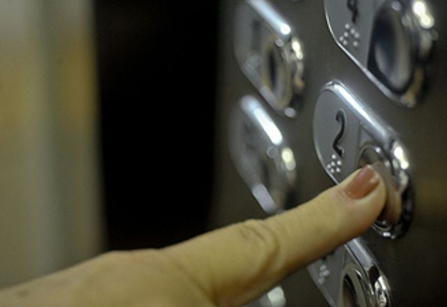 Lei proíbe diferenciação de elevadores entre social e de serviço | Agência Brasil