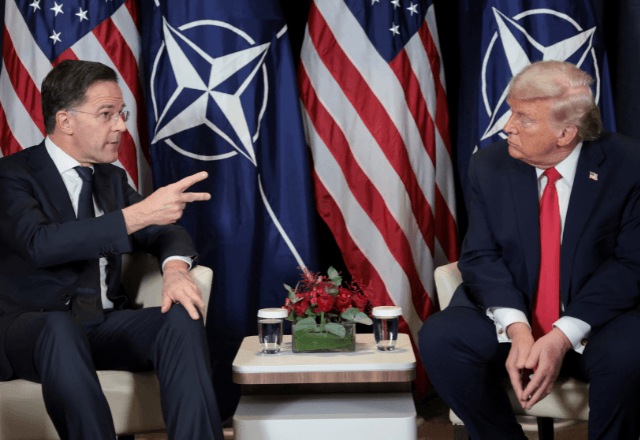 Presidente dos EUA, Donald Trump, se reúne com secretário-geral da Otan, Mark Rutte, em Davos, na Suíça | Foto: Jonathan Ernst/Reuters - 21.01.2026