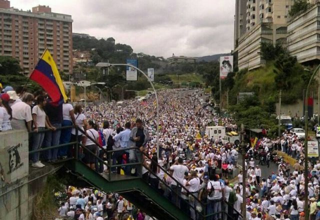 Protestos se estenderam por todas as regiões do país, provocando confrontos com policiais | Reprodução
